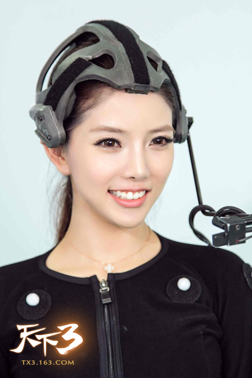 阿凡达无标记点面部表情捕捉系统：捕捉超模美丽笑容