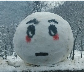 大话2玩家亲手制作 巨大雪人版包子表情