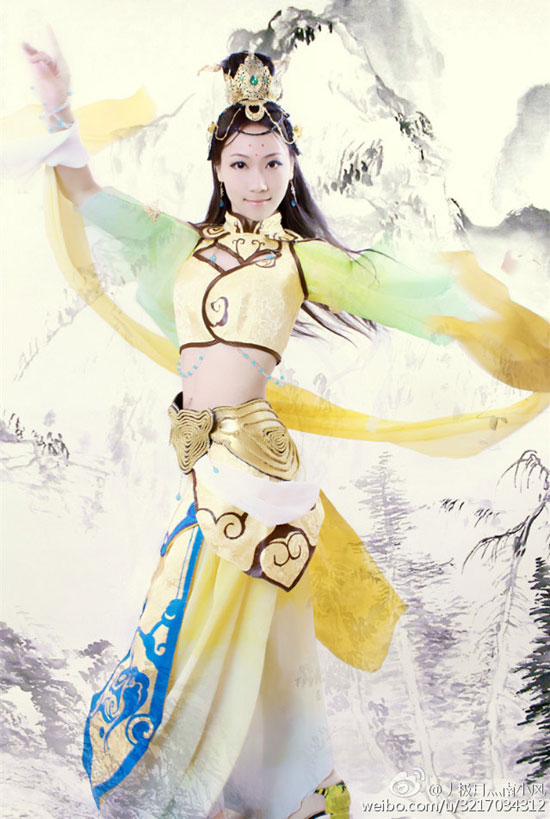 逼真COS：云麓仙居当代掌门慕珊